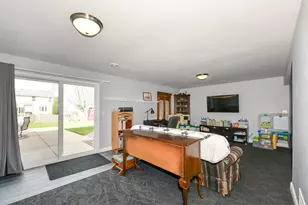 2456 Emslie Dr, Waukesha, WI 53188 - Photo 19