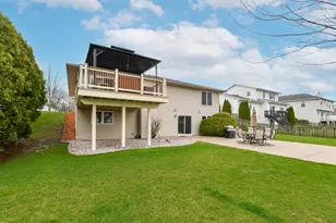 2456 Emslie Dr, Waukesha, WI 53188 - Photo 25