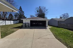 5654 N 90th St, Milwaukee, WI 53225 - Photo 13