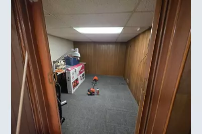 5654 N 90th St, Milwaukee, WI 53225 - Photo 9