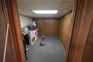 5654 N 90th St, Milwaukee, WI 53225 - Photo 9