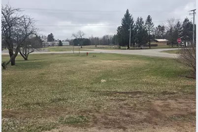 210 S Oak St, Crivitz, WI 54114 - Photo 5