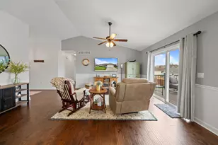 724 Joshua Ln, Lake Geneva, WI 53147 - Photo 7