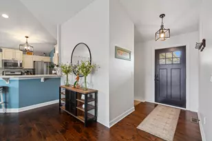 724 Joshua Ln, Lake Geneva, WI 53147 - Photo 5