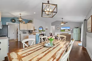 724 Joshua Ln, Lake Geneva, WI 53147 - Photo 9