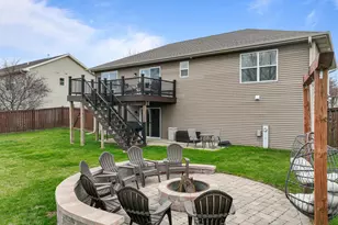 724 Joshua Ln, Lake Geneva, WI 53147 - Photo 3