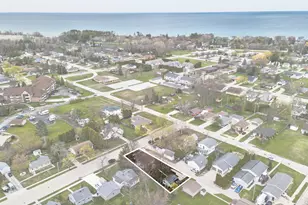 1217 Mac Arthur Ave, Sheboygan, WI 53083 - Photo 9