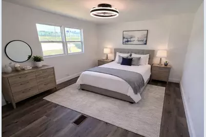 3015  Viebahn St, Manitowoc, WI 54220 - Photo 5