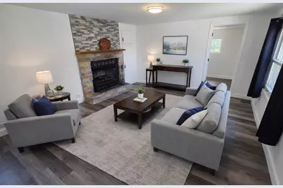 3015  Viebahn St, Manitowoc, WI 54220 - Photo 3