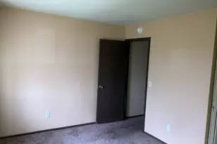 6226 W Port Ave, Milwaukee, WI 53223 - Photo 9