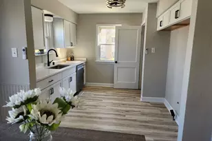 1022 S 90th St, West Allis, WI 53214 - Photo 17