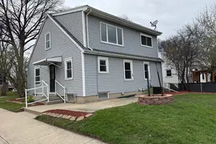 1022 S 90th St, West Allis, WI 53214 - Photo 7