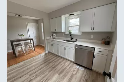 1022 S 90th St, West Allis, WI 53214 - Photo 23