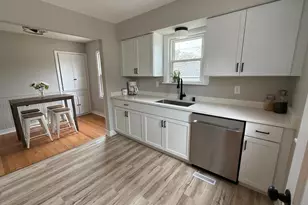 1022 S 90th St, West Allis, WI 53214 - Photo 23