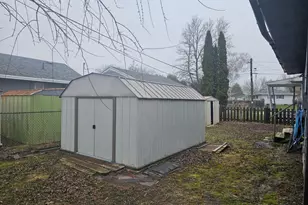 956 Circle Dr, Manitowoc, WI 54220 - Photo 17