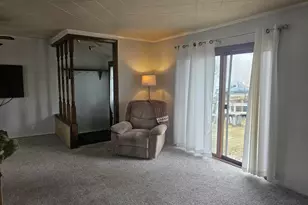 956 Circle Dr, Manitowoc, WI 54220 - Photo 7