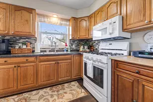 217 Grant St, Caledonia, MN 55921 - Photo 9