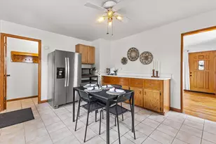 4129 S Kingan Ave, Saint Francis, WI 53235 - Photo 9