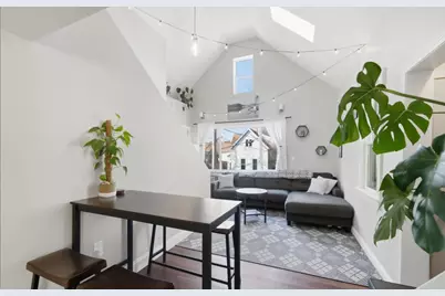 1317 E Hamilton St, Milwaukee, WI 53203 - Photo 3