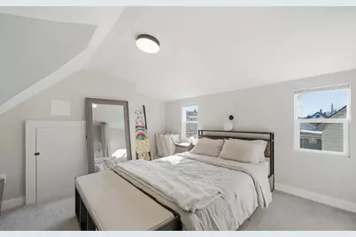 1317 E Hamilton St, Milwaukee, WI 53203 - Photo 9