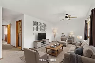 910 E Cedar Ave, Manitowoc, WI 54220 - Photo 7