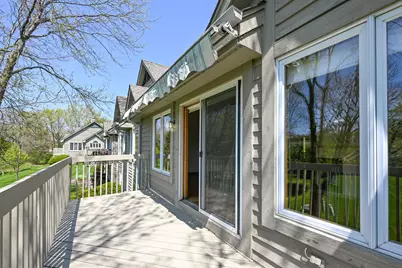215  Kirkham Ct, Brookfield, WI 53045 - Photo 9