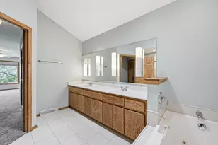 215 Kirkham Ct, Brookfield, WI 53045 - Photo 21