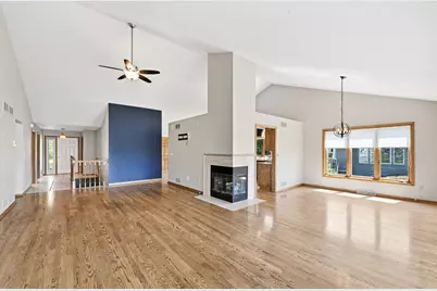 215  Kirkham Ct, Brookfield, WI 53045 - Photo 7
