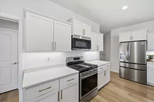 832 N Verona Cir, Grafton, WI 53024 - Photo 13