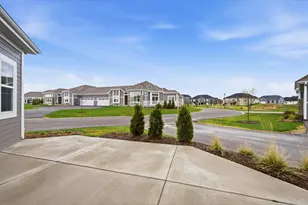 832 N Verona Cir, Grafton, WI 53024 - Photo 35