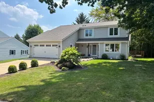 625 Morningside Ct, Saukville, WI 53080 - Photo 1