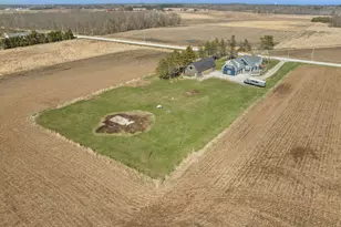 3202 Mirro Dr, Manitowoc, WI 54220 - Photo 59