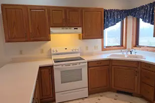 2233 Knuell St, Manitowoc, WI 54220 - Photo 3
