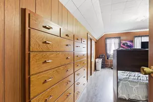2201 Washington St, Manitowoc, WI 54220 - Photo 9