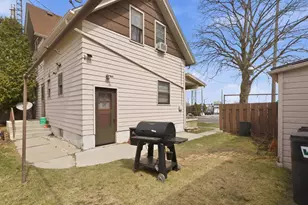 2201 Washington St, Manitowoc, WI 54220 - Photo 5