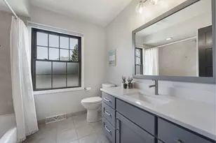 11227 N Bobolink Ln, Mequon, WI 53092 - Photo 25