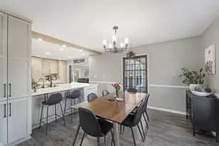 11227 N Bobolink Ln, Mequon, WI 53092 - Photo 9