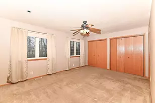1915 Mallard Pointe Cir, Waukesha, WI 53189 - Photo 13