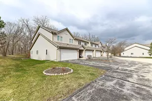 1915 Mallard Pointe Cir, Waukesha, WI 53189 - Photo 31