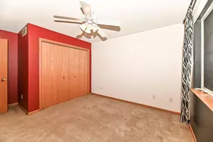 1915 Mallard Pointe Cir, Waukesha, WI 53189 - Photo 17