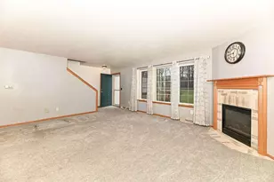 1915 Mallard Pointe Cir, Waukesha, WI 53189 - Photo 9