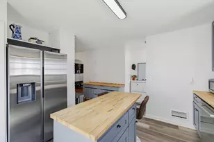 1219 N 85th St, Wauwatosa, WI 53226 - Photo 9