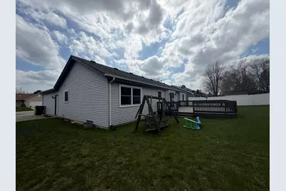 5934  Regency Hills Dr, Racine, WI 53406 - Photo 7