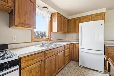 2007  Plymouth St, New Holstein, WI 53061 - Photo 9