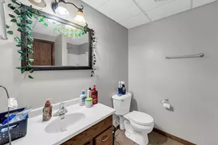 2328 Brookstone Ln, Waukesha, WI 53188 - Photo 49