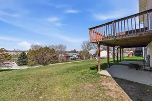 1126 Autumn Dr, West Bend, WI 53090 - Photo 23