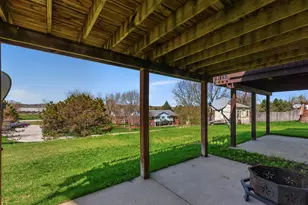 1126 Autumn Dr, West Bend, WI 53090 - Photo 35