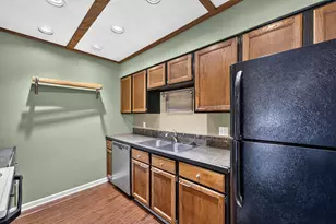 445 W Chestnut St, Burlington, WI 53105 - Photo 9