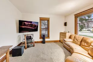 212 Kenosha St, Walworth, WI 53184 - Photo 9