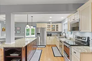 191 Riverside Dr, Racine, WI 53185 - Photo 11